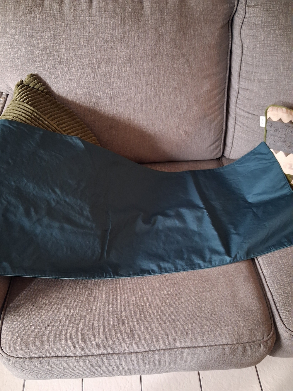 Teal Floral Embroidered Table Runner - Picture 3 of 3